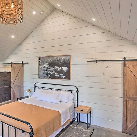 Rustic Rapid City Farmhouse With Mountain Views Luaran gambar